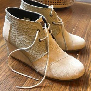 Toms Desert wedge - cream suede snake skin
